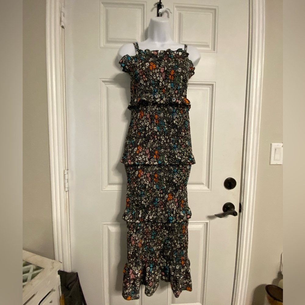 T17a- FRILLE ROSE Black Floral Tiered Smocked BODYCON Dress